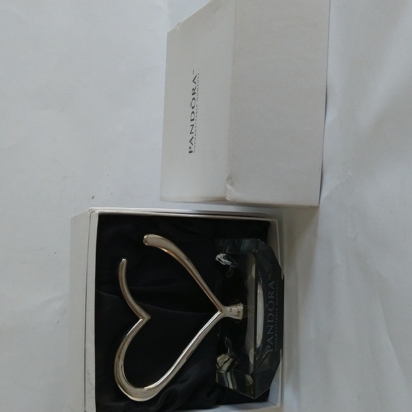 Limited Edition Pandora Unforgettable Moments Crystal Heart Jewelry Stand Holder - Picture 1 of 4